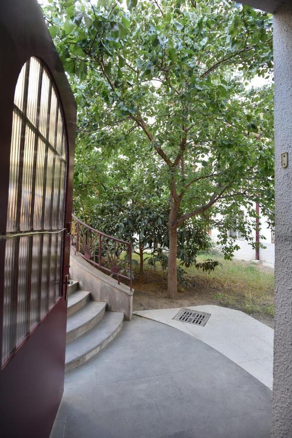 Hotel Vake Palace Tbilisi Exterior foto